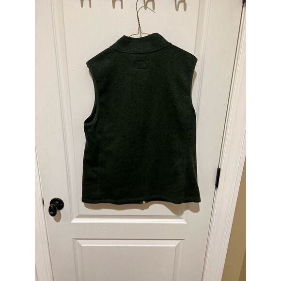 G.H. Bass & Co dark Green Light weight sweater vest size Large with pockets - Picture 3 of 7